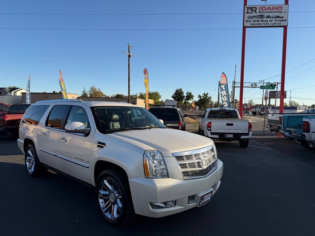 2011 CADILLAC Escalade