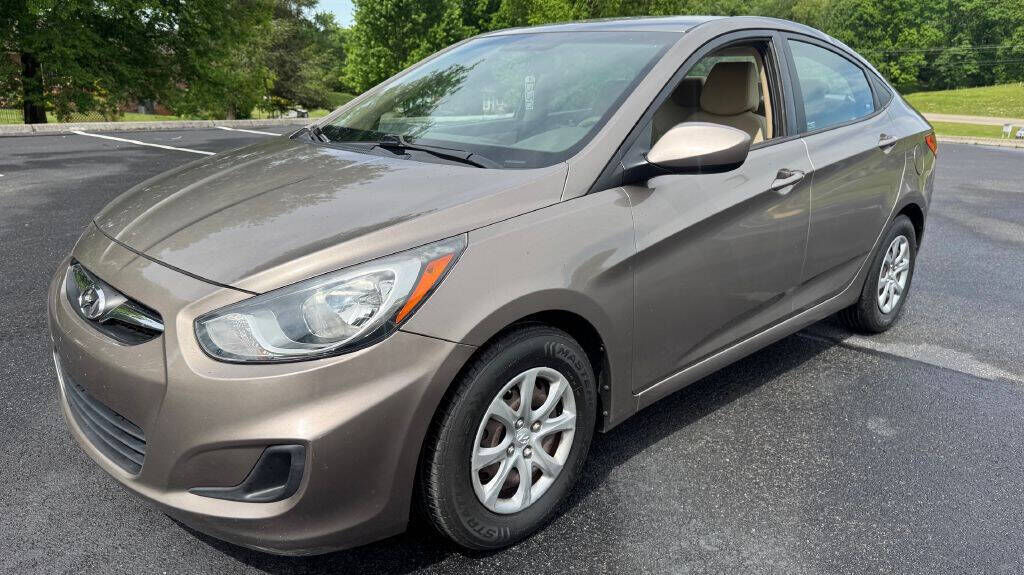 2013 HYUNDAI Accent