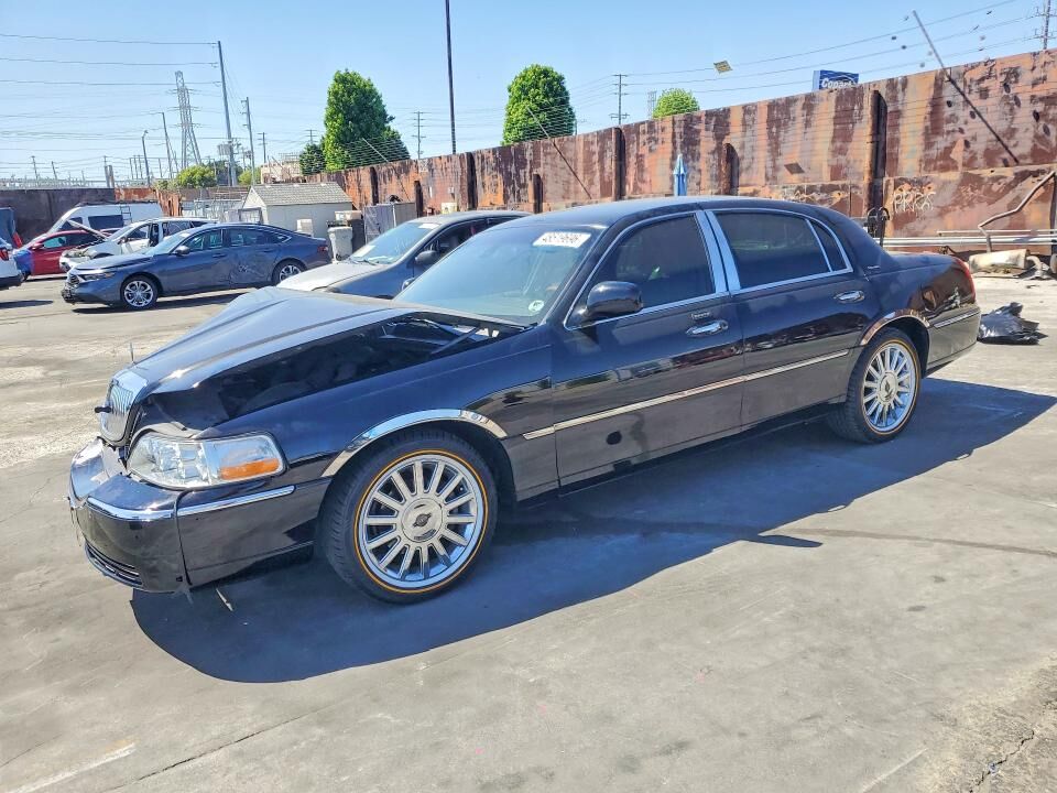 2003 LINCOLN Town Car