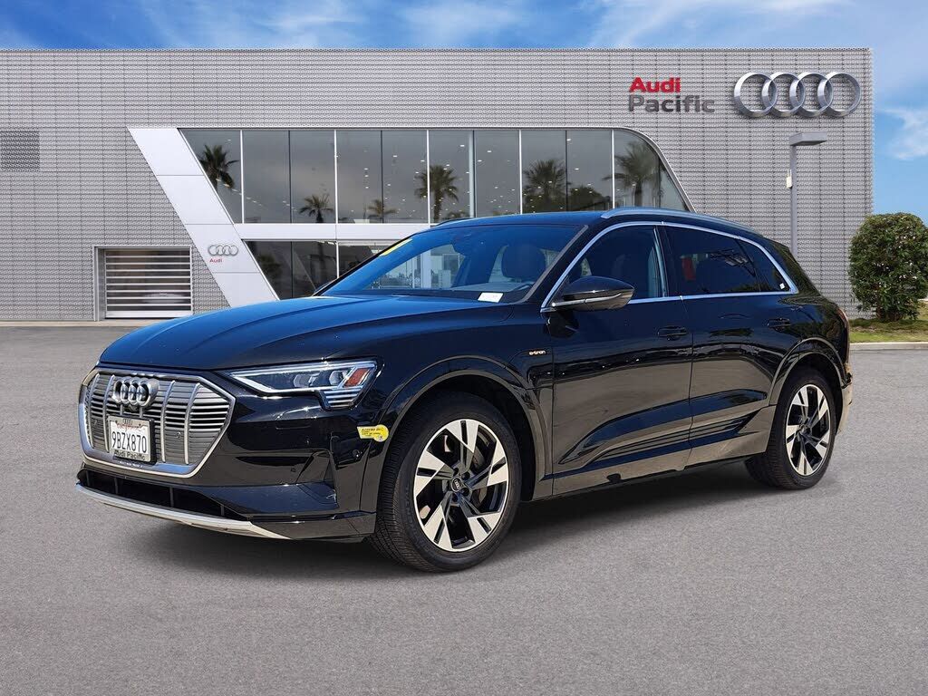 2022 AUDI e-tron