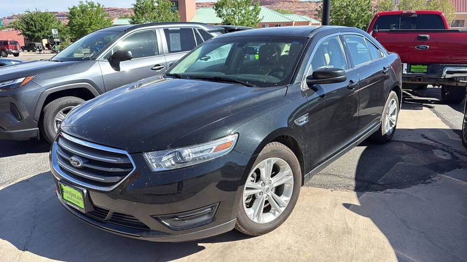 2015 FORD Taurus