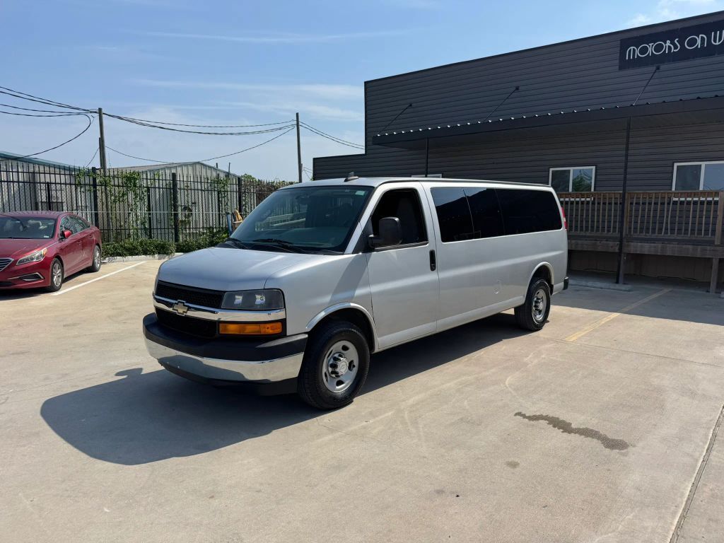 2017 CHEVROLET Express