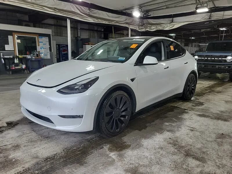 2022 TESLA Model Y