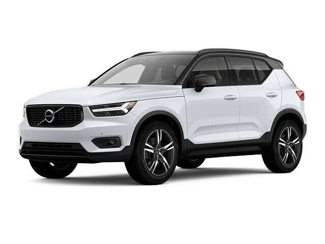 2022 VOLVO XC40