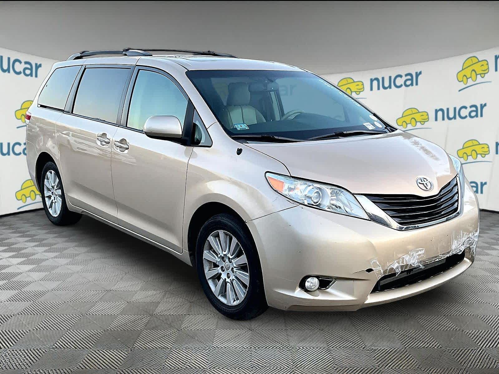 2012 TOYOTA Sienna