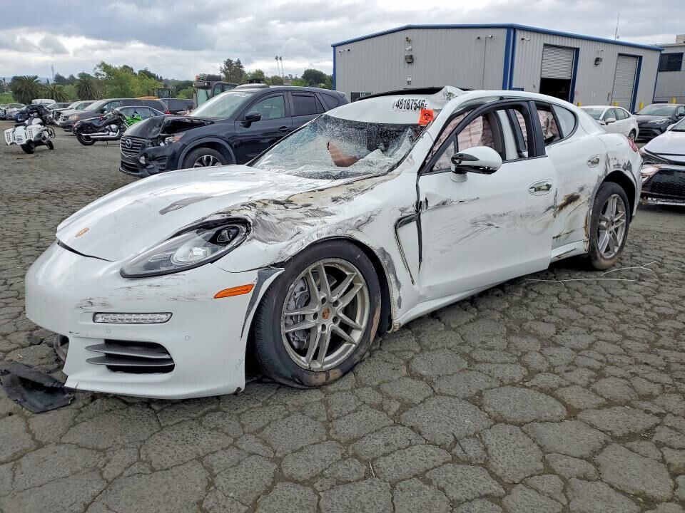 2016 PORSCHE Panamera