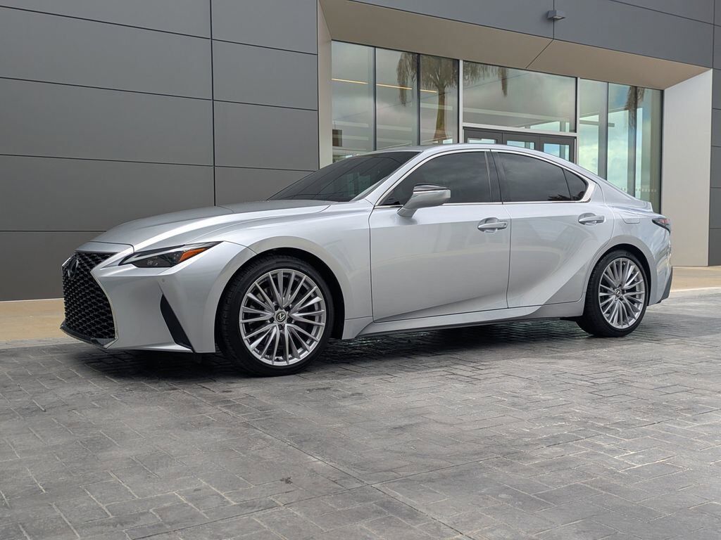 2025 LEXUS IS