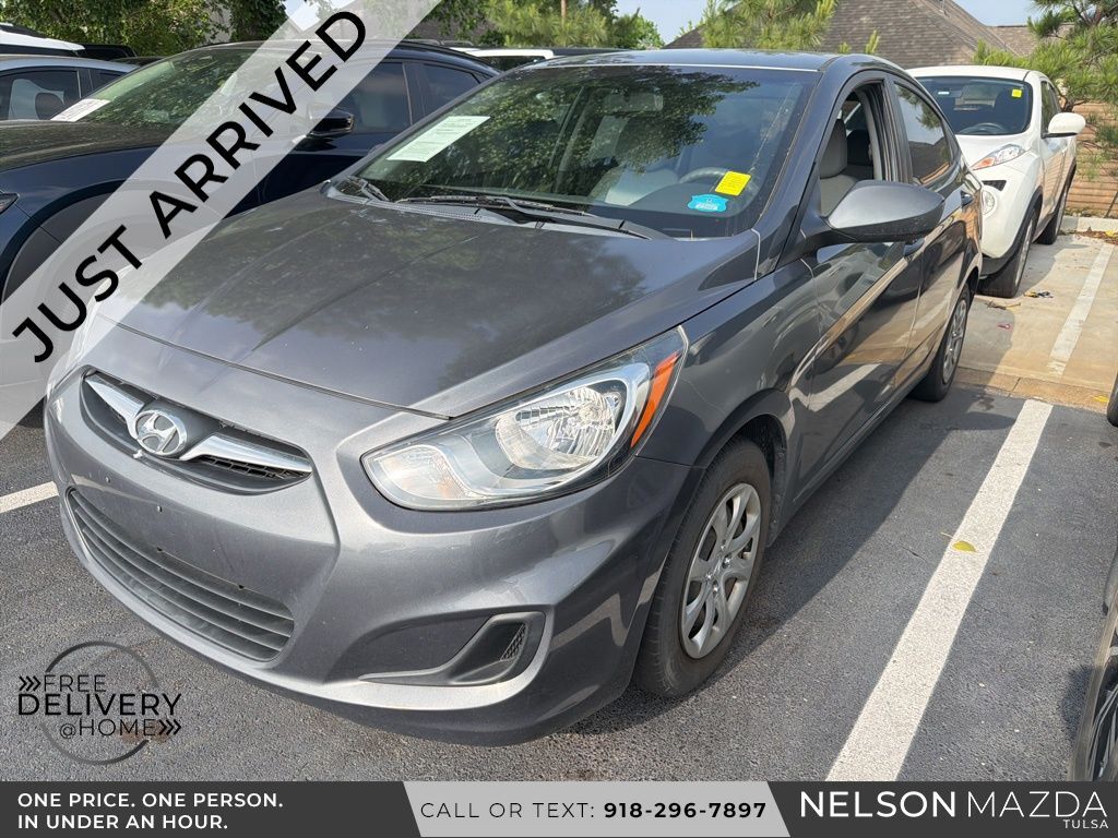 2012 HYUNDAI Accent