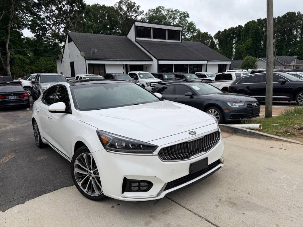 2018 KIA Cadenza