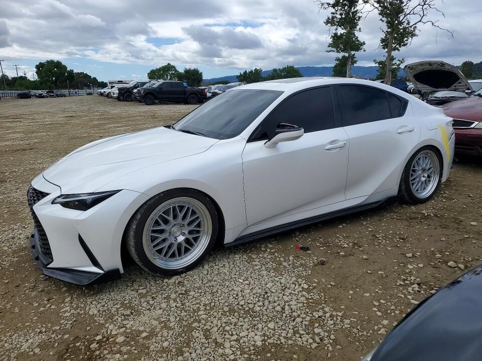 2022 LEXUS IS