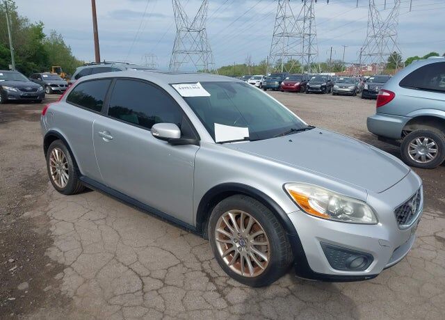 2011 VOLVO C30