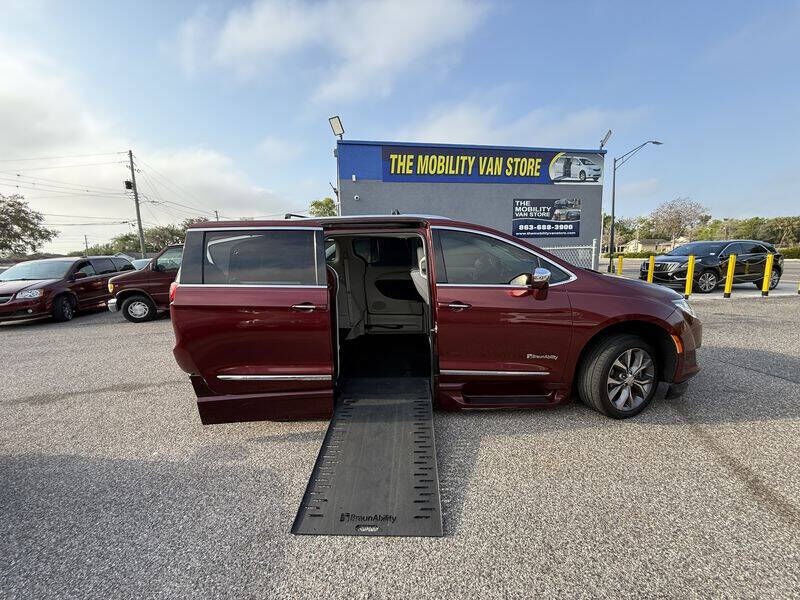 2019 CHRYSLER Pacifica