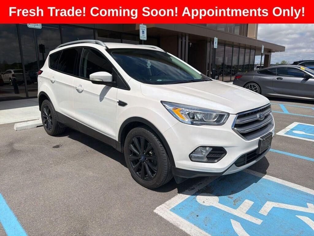 2017 FORD Escape