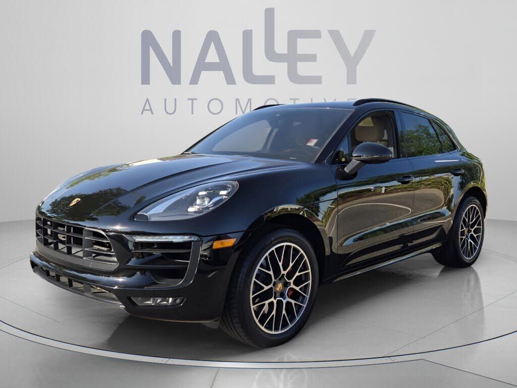 2017 PORSCHE Macan