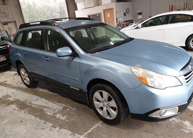2012 SUBARU Outback