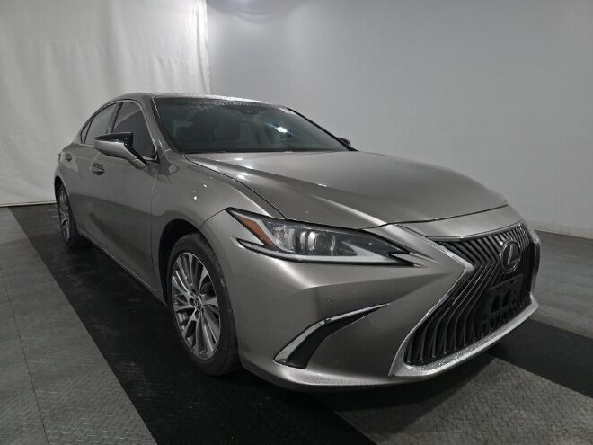 2019 LEXUS ES