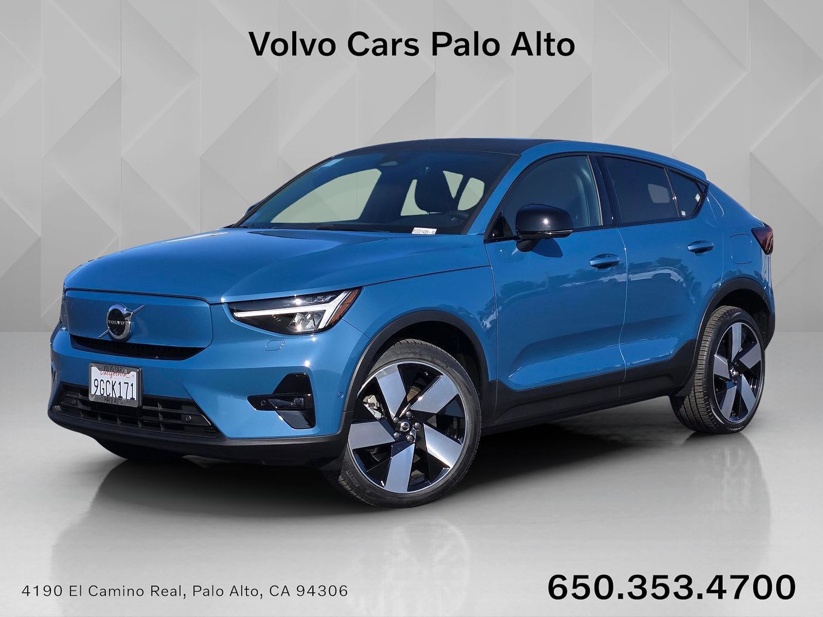 2023 VOLVO C40