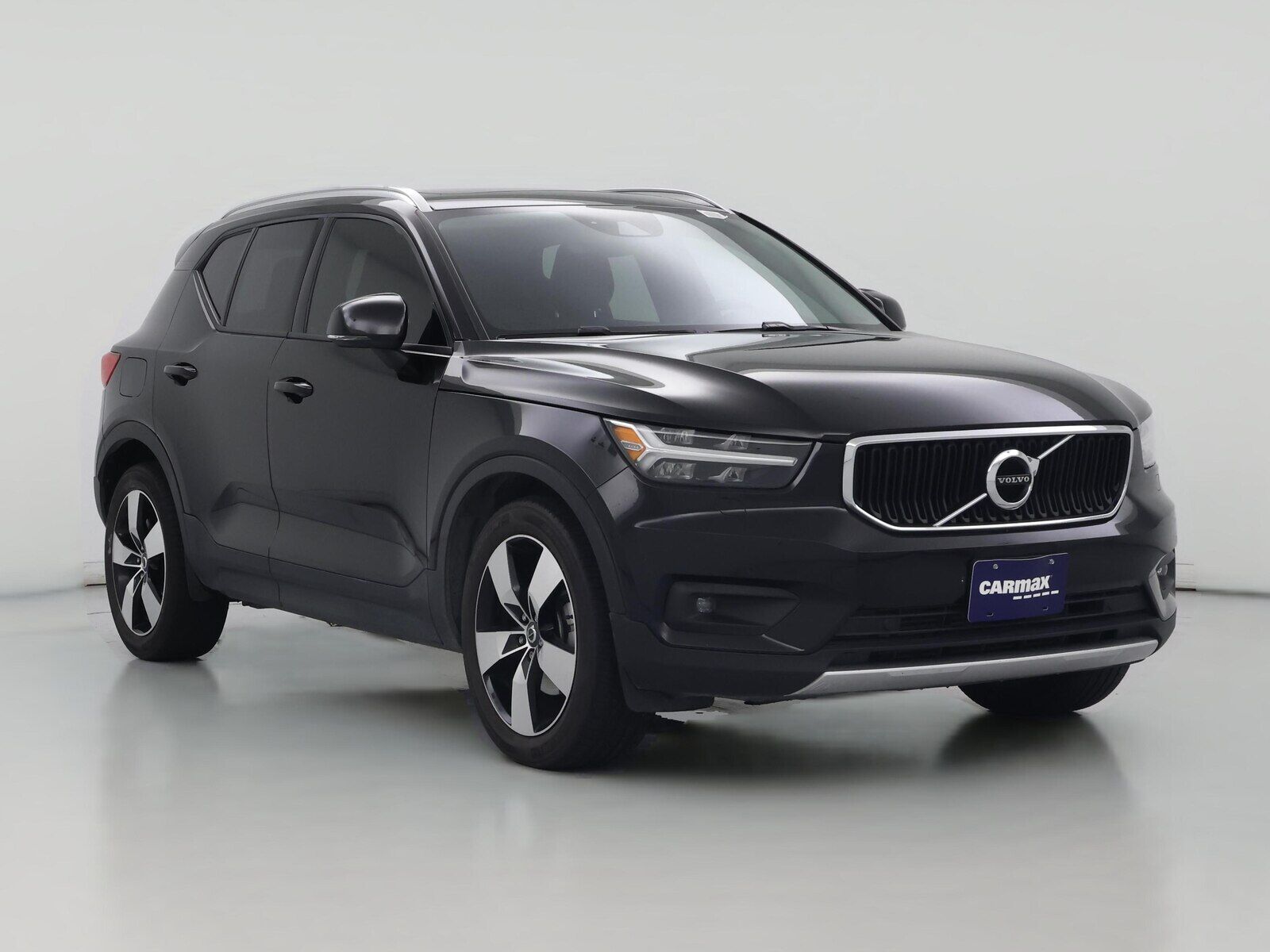 2022 VOLVO XC40