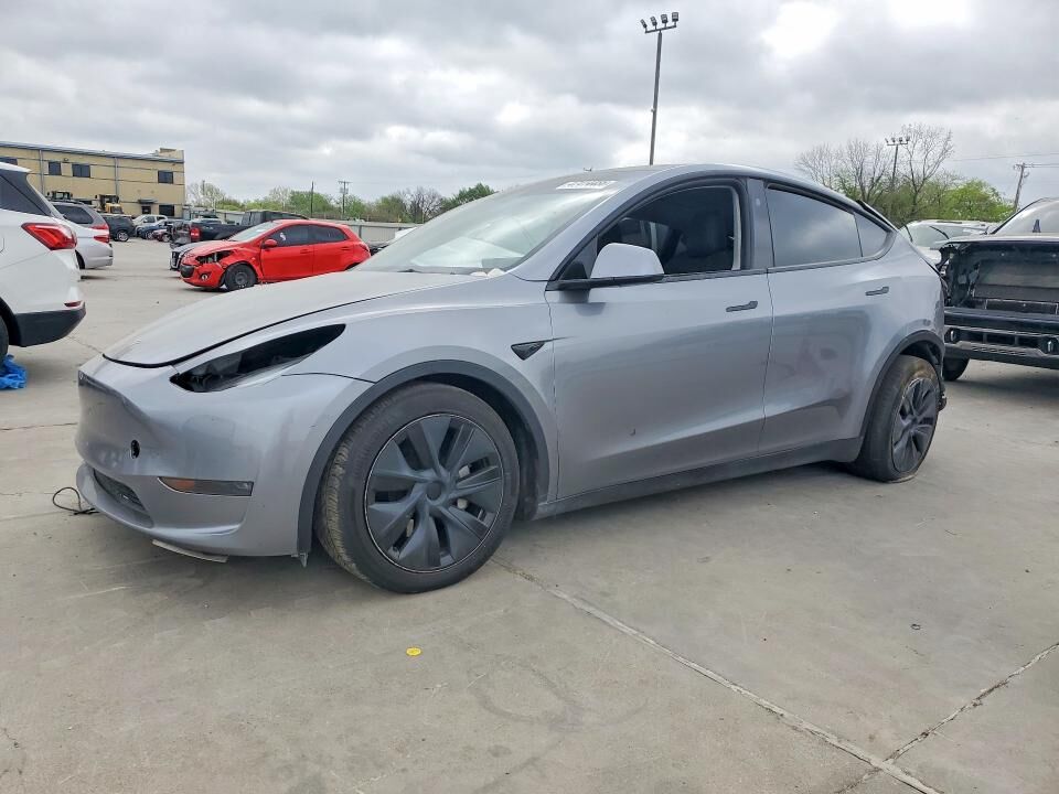 2024 TESLA Model Y