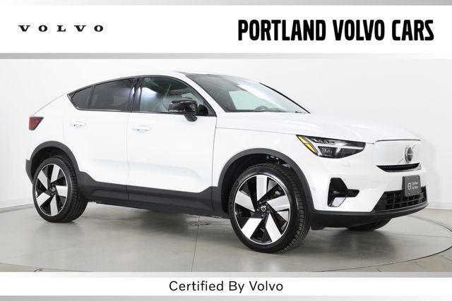 2023 VOLVO C40