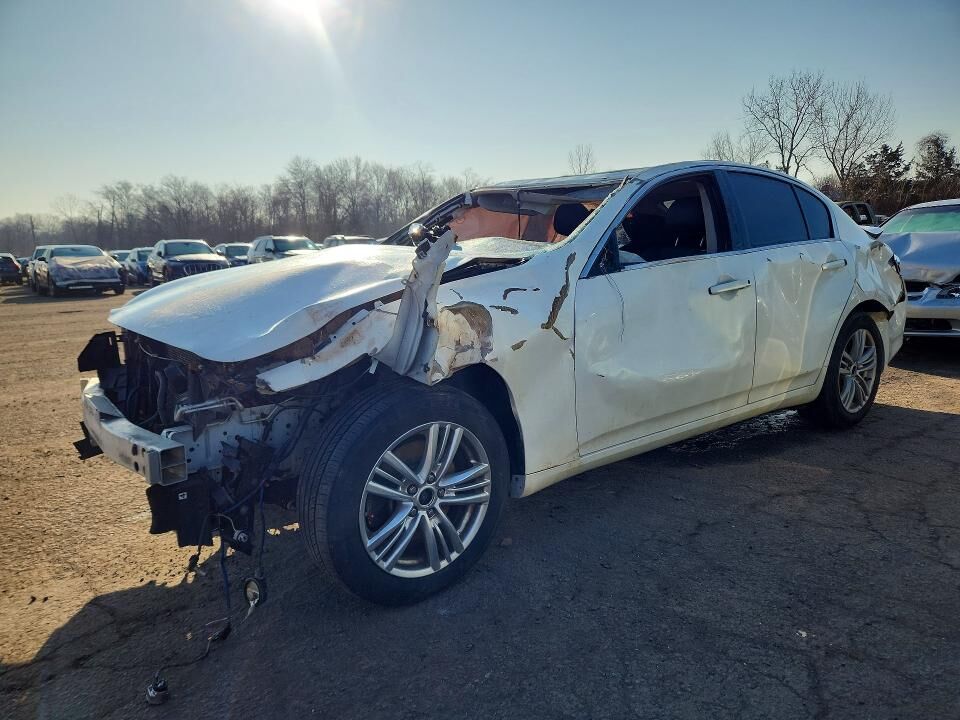 2015 INFINITI Q40