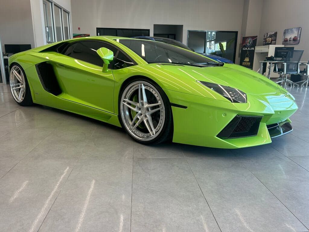 2014 LAMBORGHINI Aventador