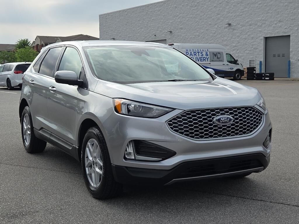 2023 FORD Edge