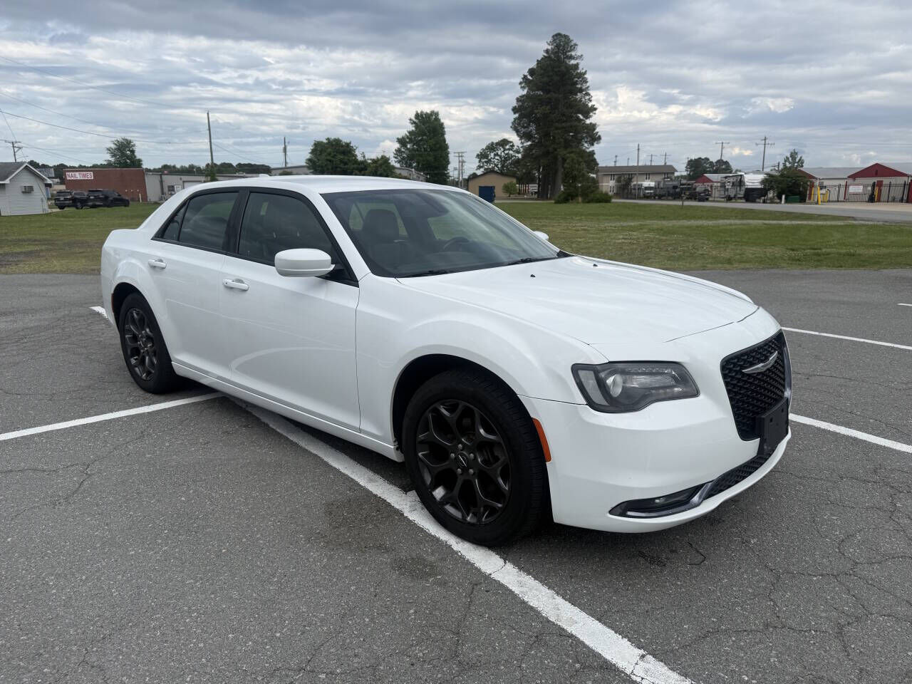2019 CHRYSLER 300