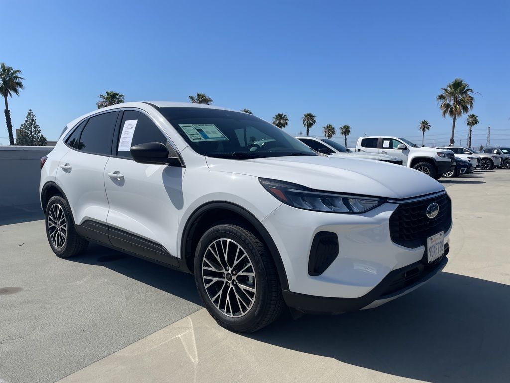 2023 FORD Escape