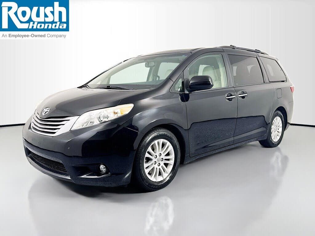 2016 TOYOTA Sienna