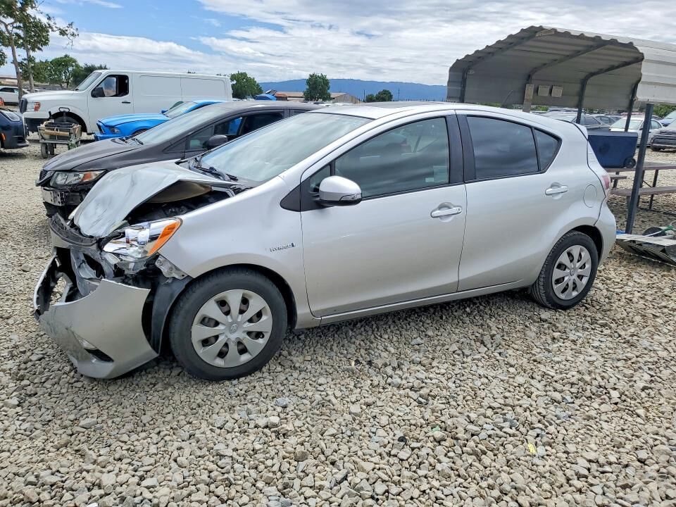 2013 TOYOTA Prius