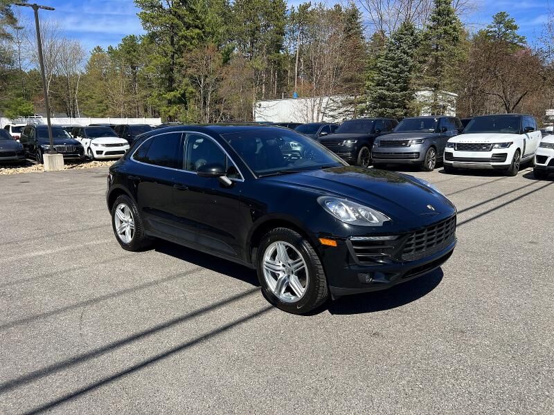 2015 PORSCHE Macan