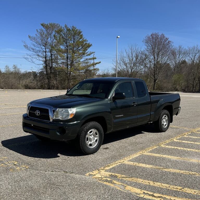 2011 TOYOTA Tacoma