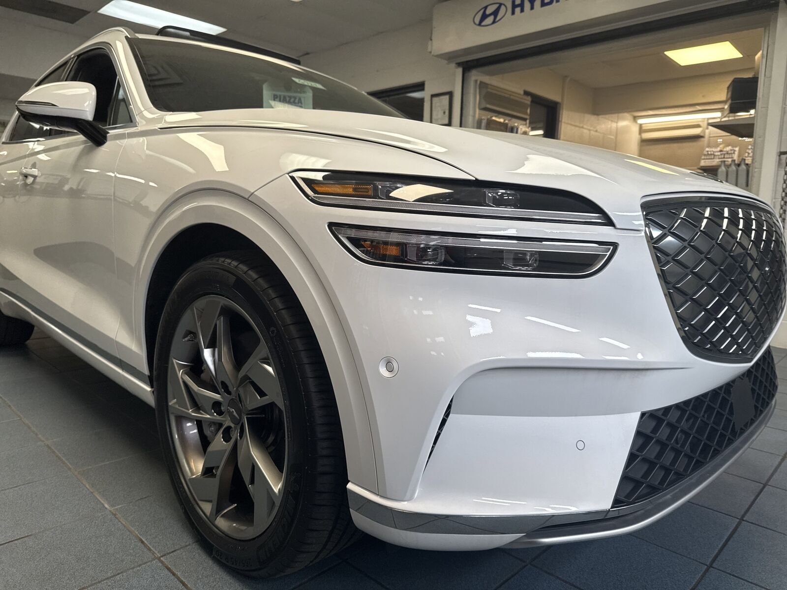 2025 GENESIS GV70