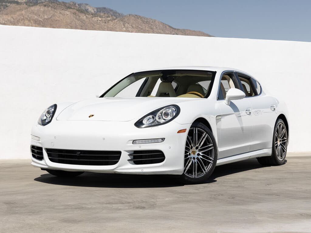 2016 PORSCHE Panamera