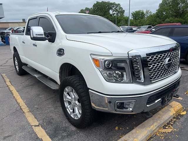 2016 NISSAN Titan