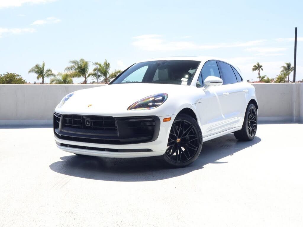 2024 PORSCHE Macan