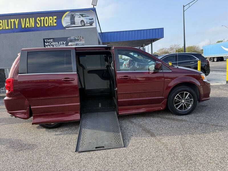 2017 DODGE Grand Caravan