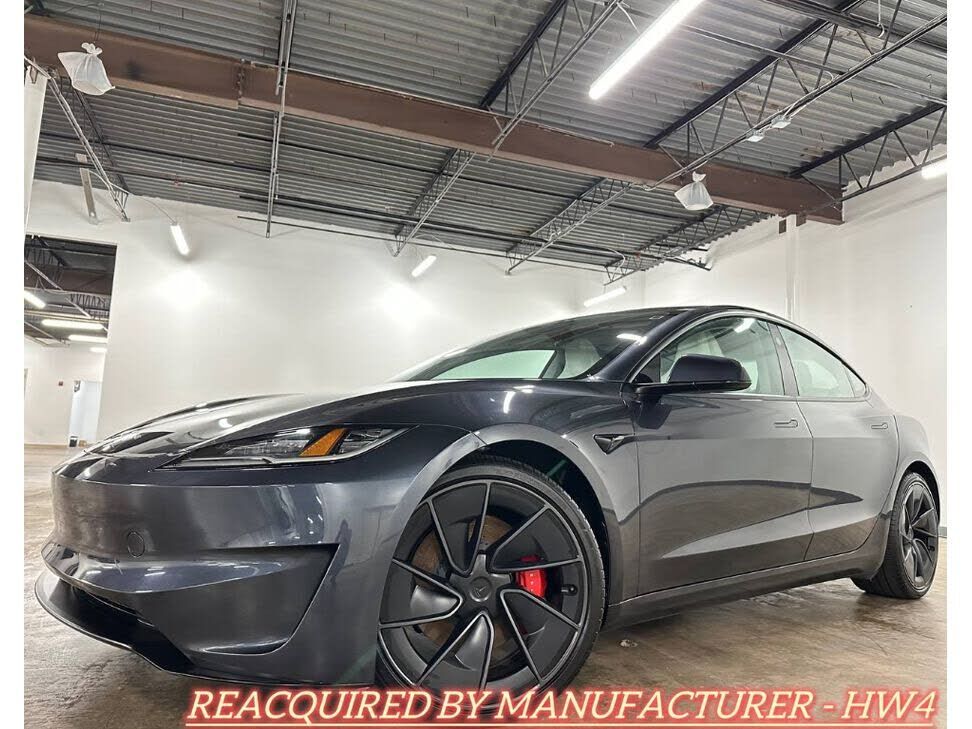 2025 TESLA Model 3