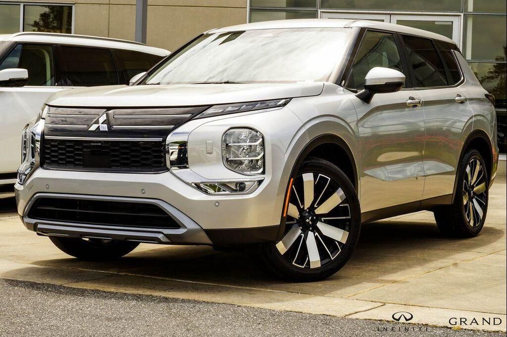2025 MITSUBISHI Outlander