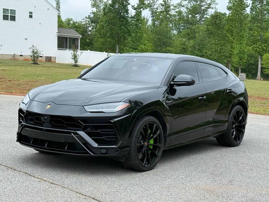 2020 LAMBORGHINI URUS