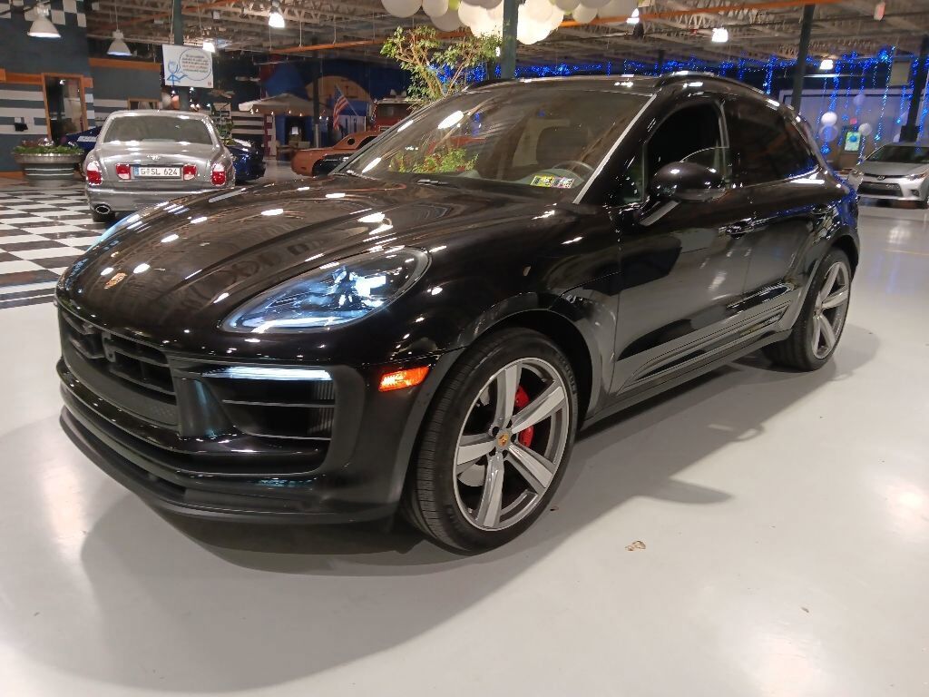 2024 PORSCHE Macan