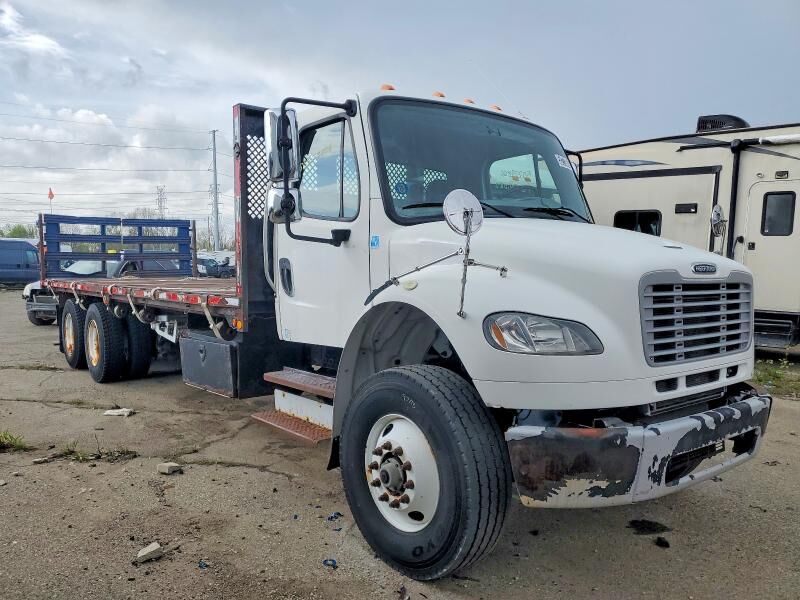 2016 FREIGHTLINER M2