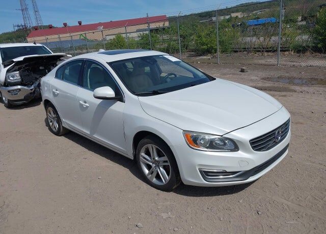 2015 VOLVO S60
