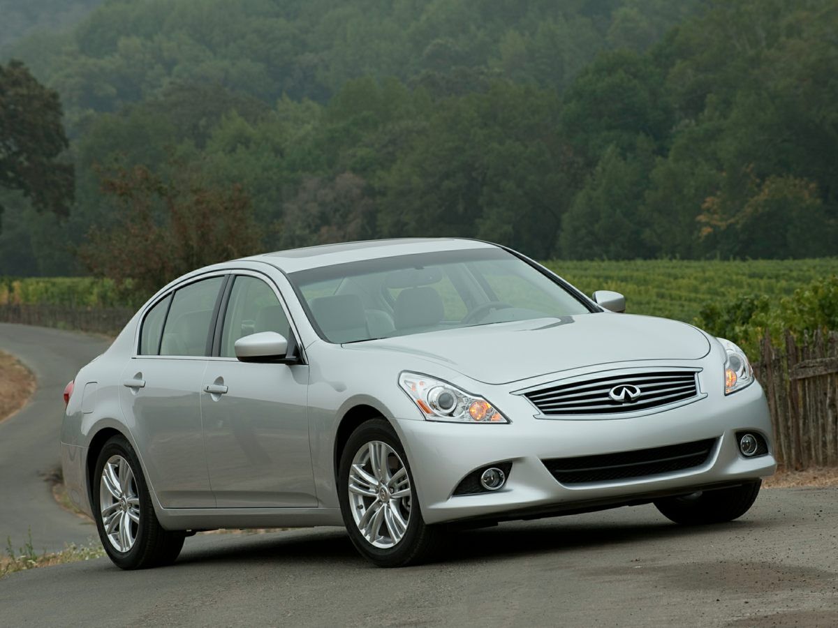 2011 INFINITI G25