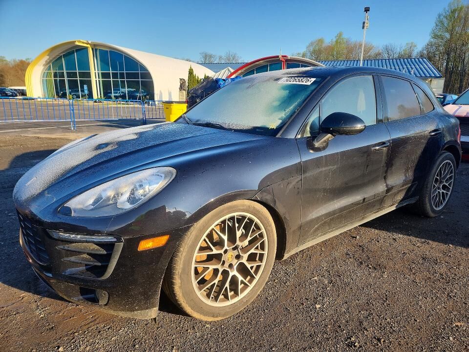 2016 PORSCHE Macan
