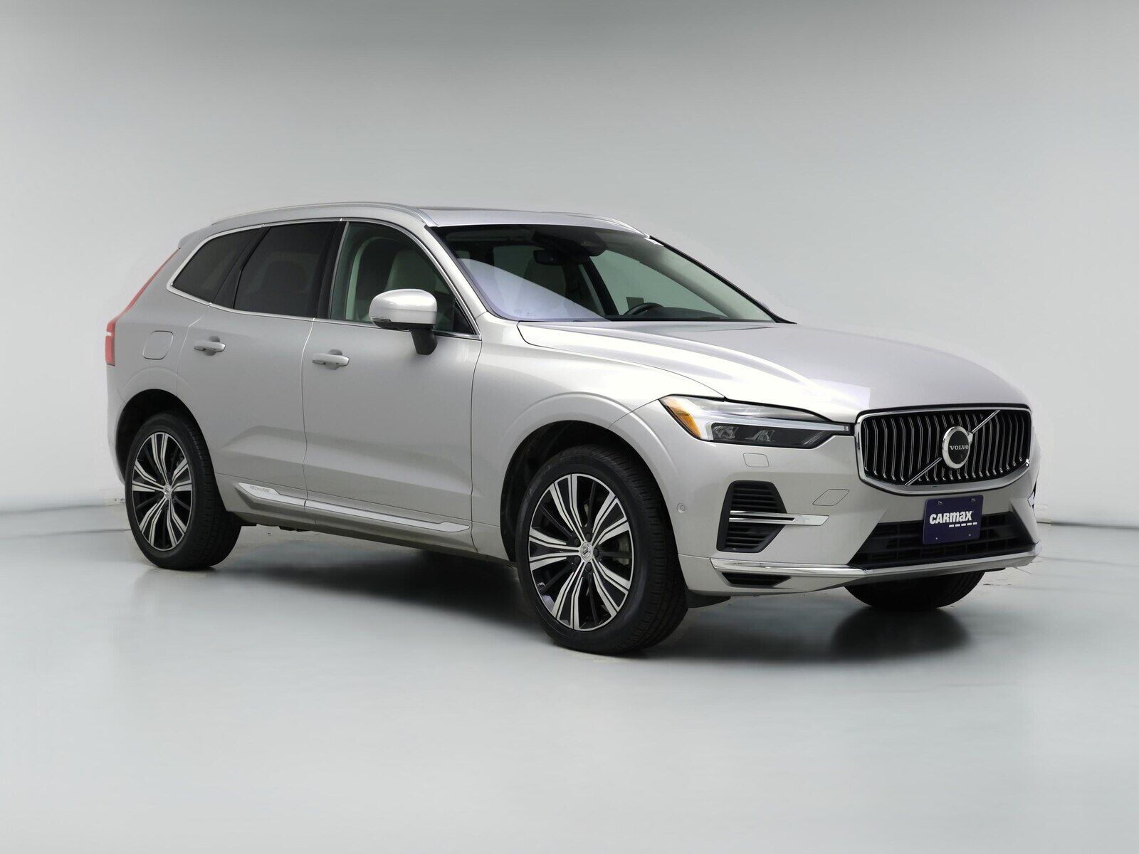 2022 VOLVO XC60