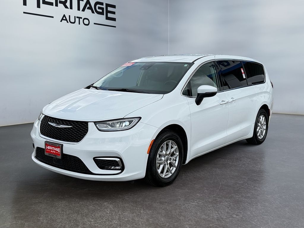 2023 CHRYSLER Pacifica