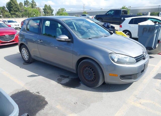 2011 VOLKSWAGEN Golf