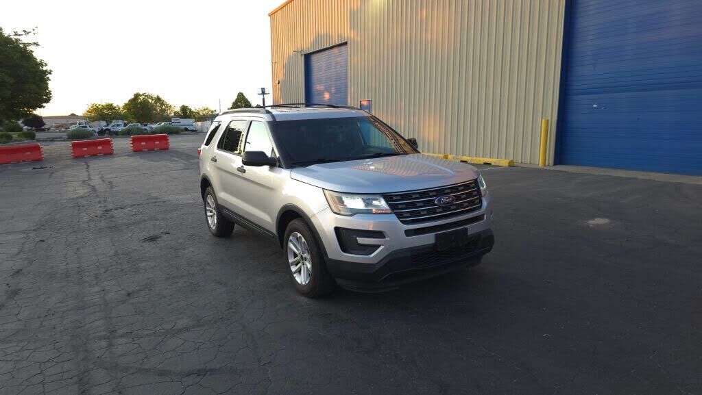 2017 FORD Explorer